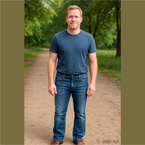 Wrangler Retro Mae bootcut medium wash Men’s size 35/34 midrise jeans